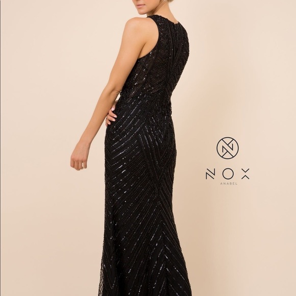 Black evening gown - Picture 2 of 5
